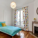 Apartment Rue St Florentin - Paris