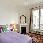 Apartment Rue St Florentin - Paris