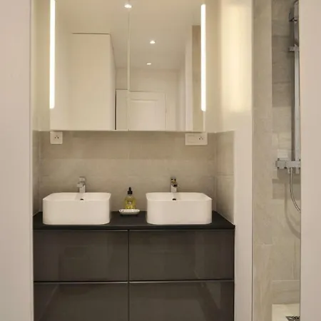 Apartment Rue St Florentin *